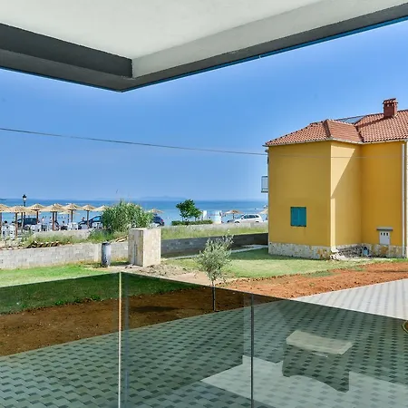Mirakul Apartment