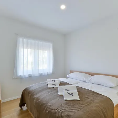 Mirakul Apartment *