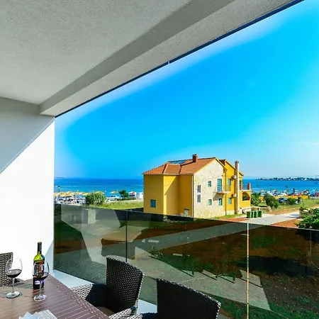 Apartment Mirakul Vir