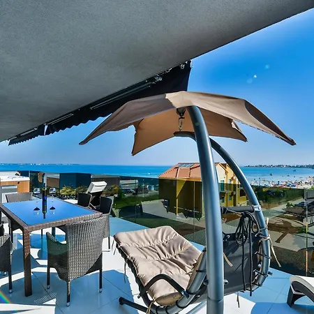Mirakul Apartment