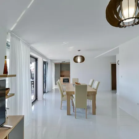 Apartment Mirakul Vir
