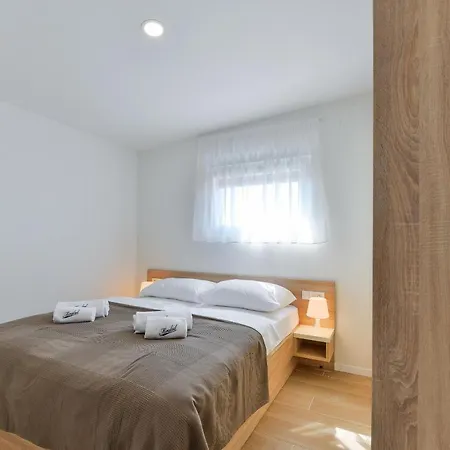 Mirakul Apartment *