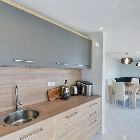 Mirakul Apartment *