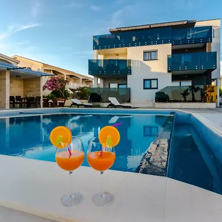 Apartment Mirakul